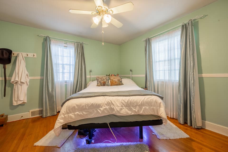 810 College St NW, photo 28 of 38
