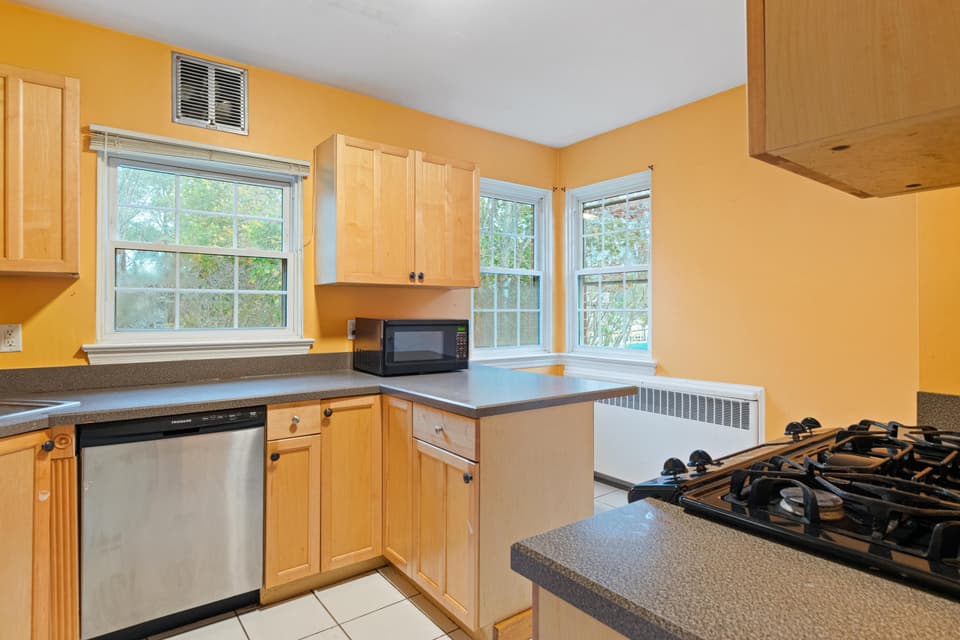 120 Cherry Lane, photo 12 of 33