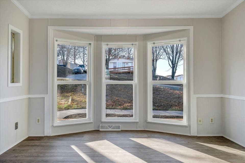 1670 Blair Street, photo 9 of 40
