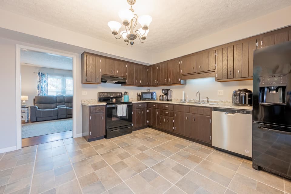315 Cherokee Drive Unit A, photo 12 of 40