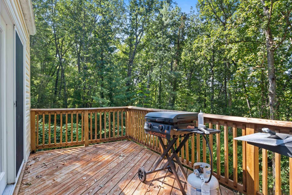 415 Tomahawk Drive, photo 18 of 40