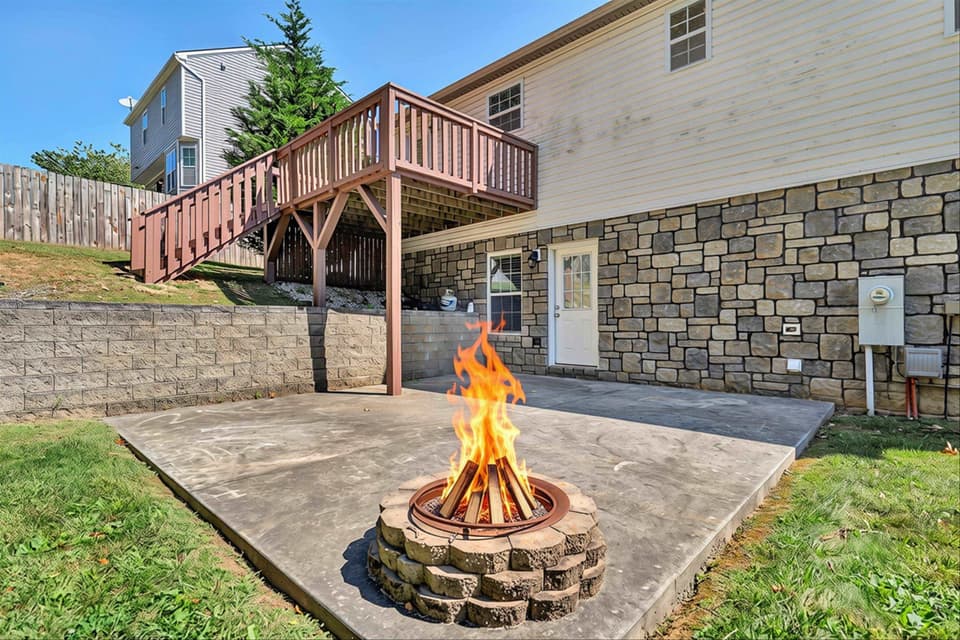 335 Robin Hood Drive, photo 31 of 40