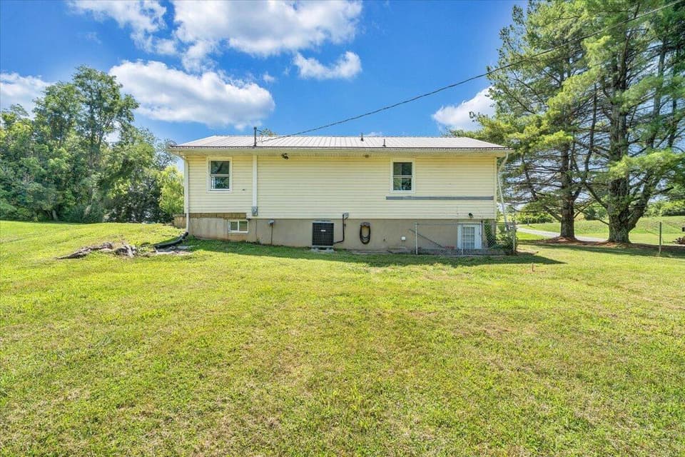 777 Switchback Rd, photo 22 of 27