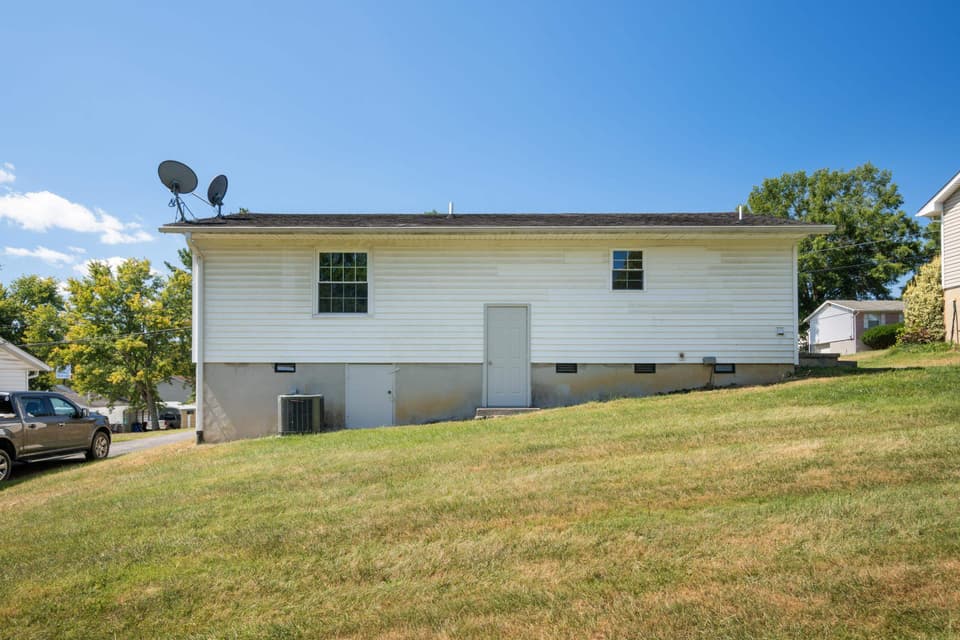 445 Rainbow Street, photo 27 of 31