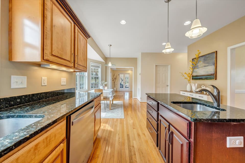 2065 Lake Vista Drive, photo 20 of 40