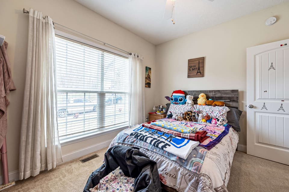 285 Easy Street, photo 24 of 40