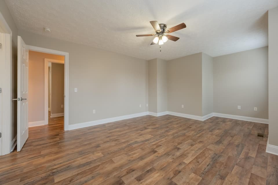 590 Tall Oak Boulevard, photo 32 of 40