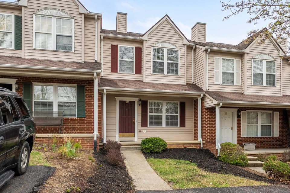 160 Willow Oak Drive NW, photo 2 of 40