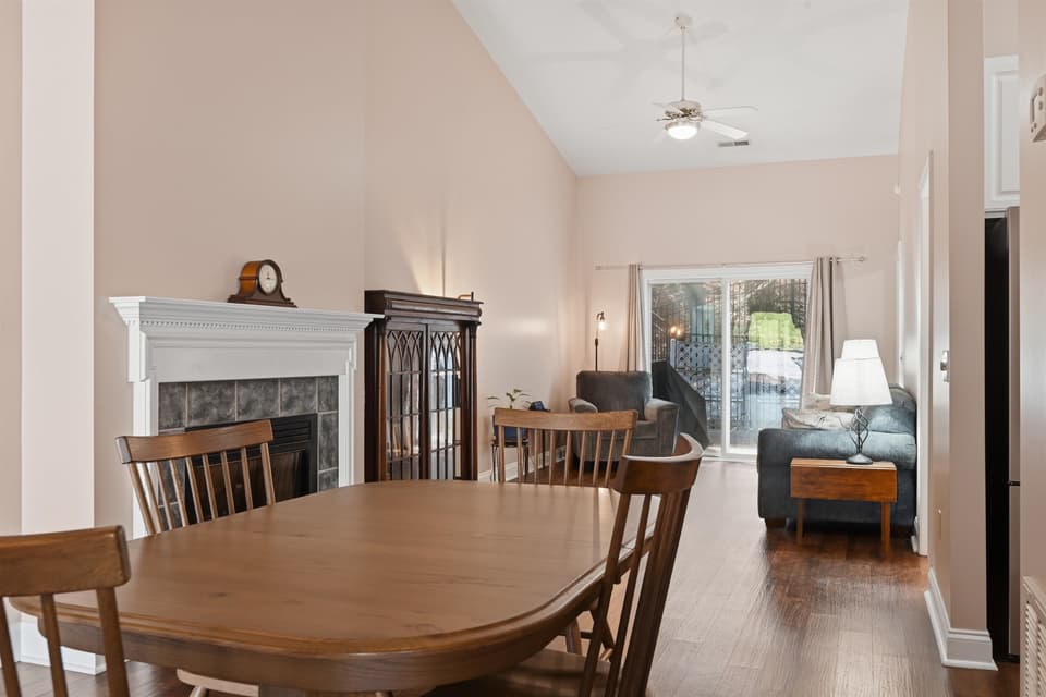 460 Silver Leaf Drive, photo 9 of 27