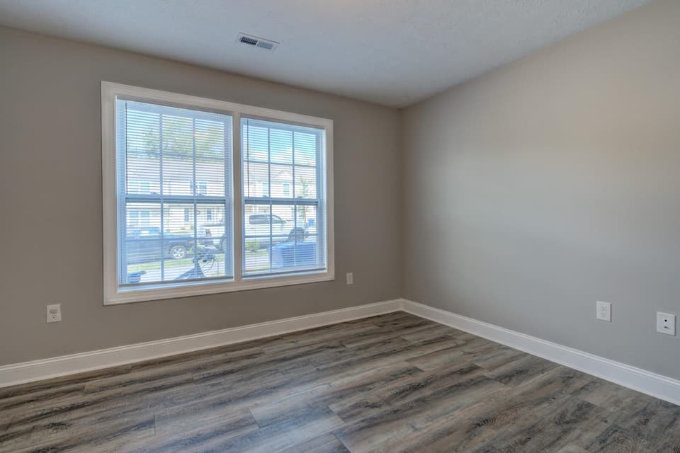 525 Twisted Oak Drive NW, photo 12 of 26