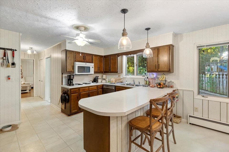 1144 Round Meadow Drive, photo 13 of 40
