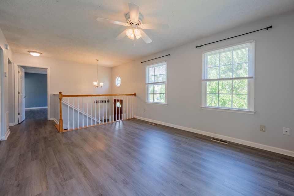 640 Warren Court, photo 12 of 40