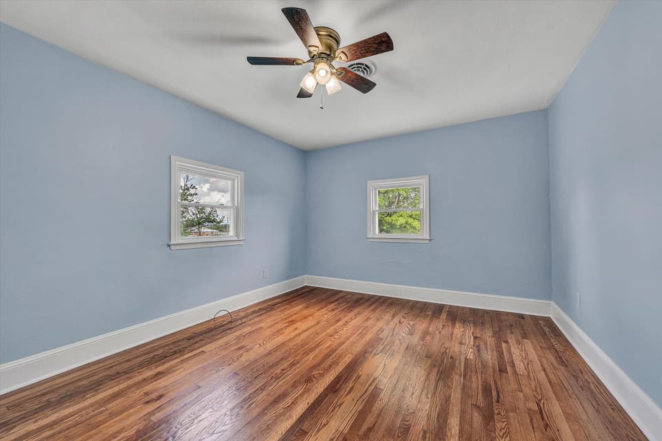 215 S Hill Dr, photo 16 of 37