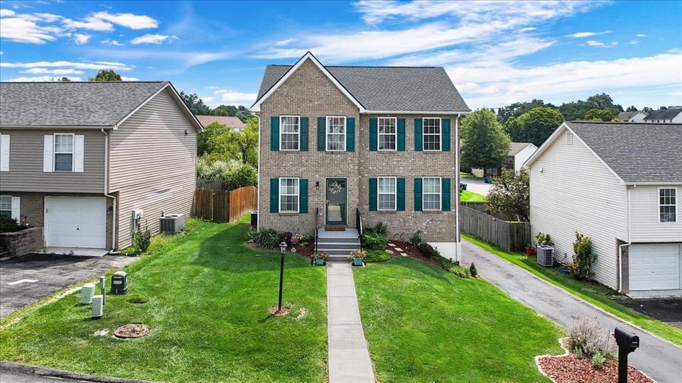 20 Camellia Lane, photo 4 of 40