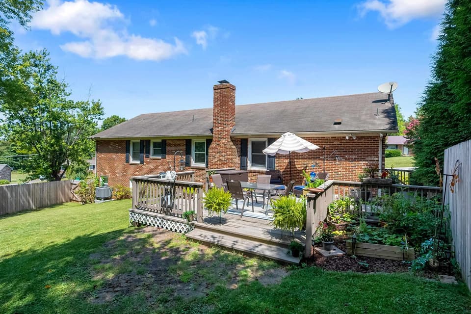 170 Briarwood Drive, photo 35 of 40