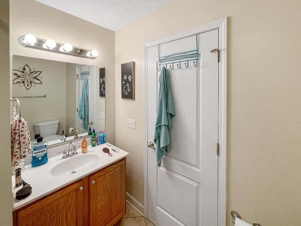 422 Miller St SE, photo 9 of 16