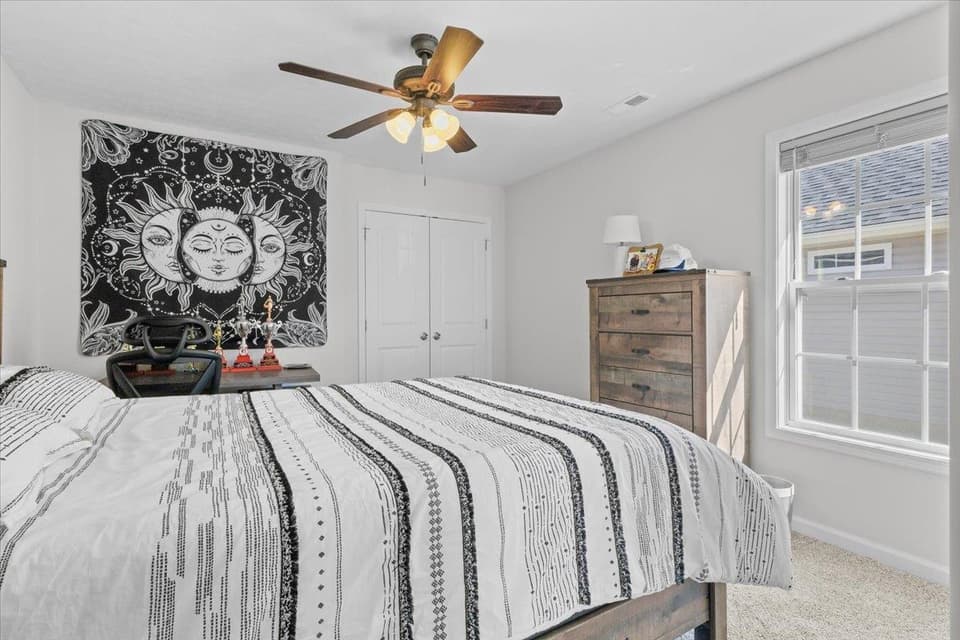 2150 Giles Drive, photo 10 of 37