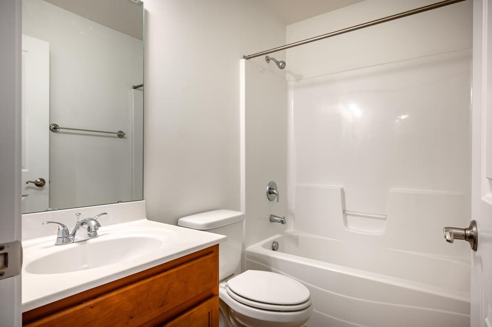 265 Phoenix Boulevard, photo 28 of 40