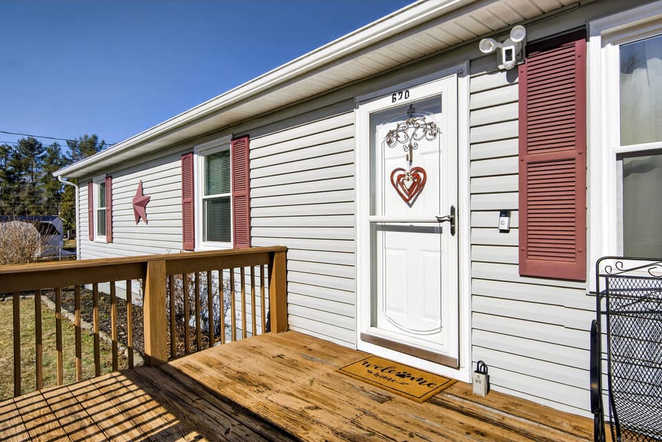 670 Lawn Drive, photo 6 of 40