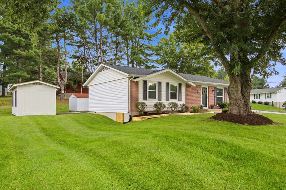1790 Rainbow Street NE, photo 30 of 40