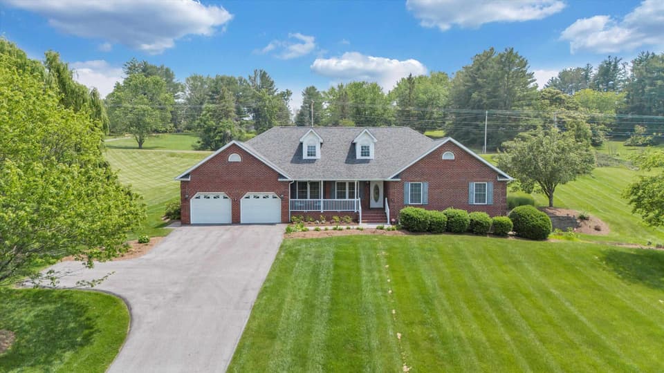 2055 Lake Vista Drive, photo 18 of 40