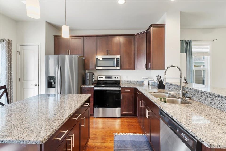 325 John Adams Drive, photo 23 of 40