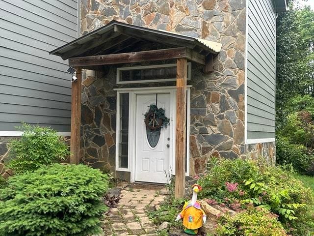 440 Aurora Lane, photo 4 of 37