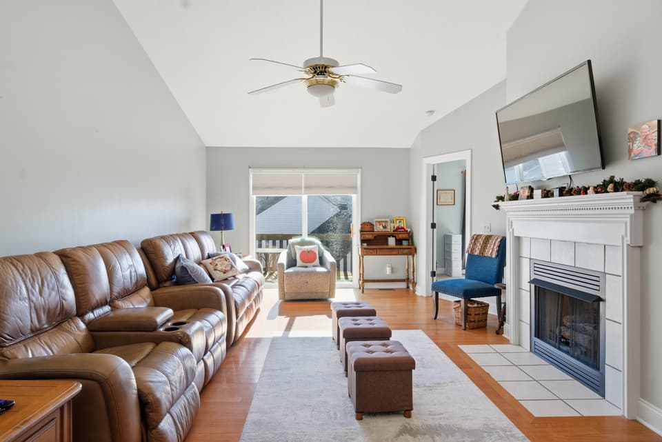 310 Pin Oak Drive, photo 13 of 40