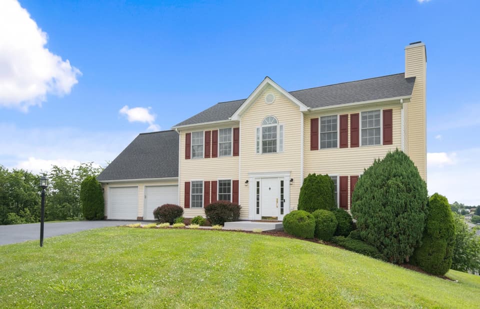 180 Sapphire Avenue, Christiansburg