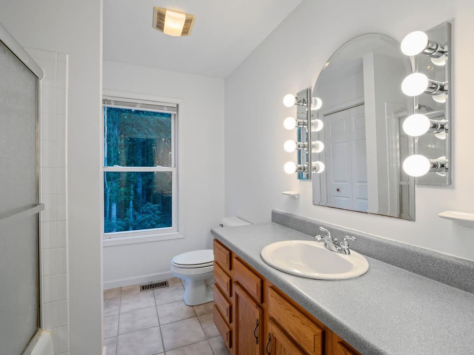 60 Wood Ridge Drive, photo 18 of 40