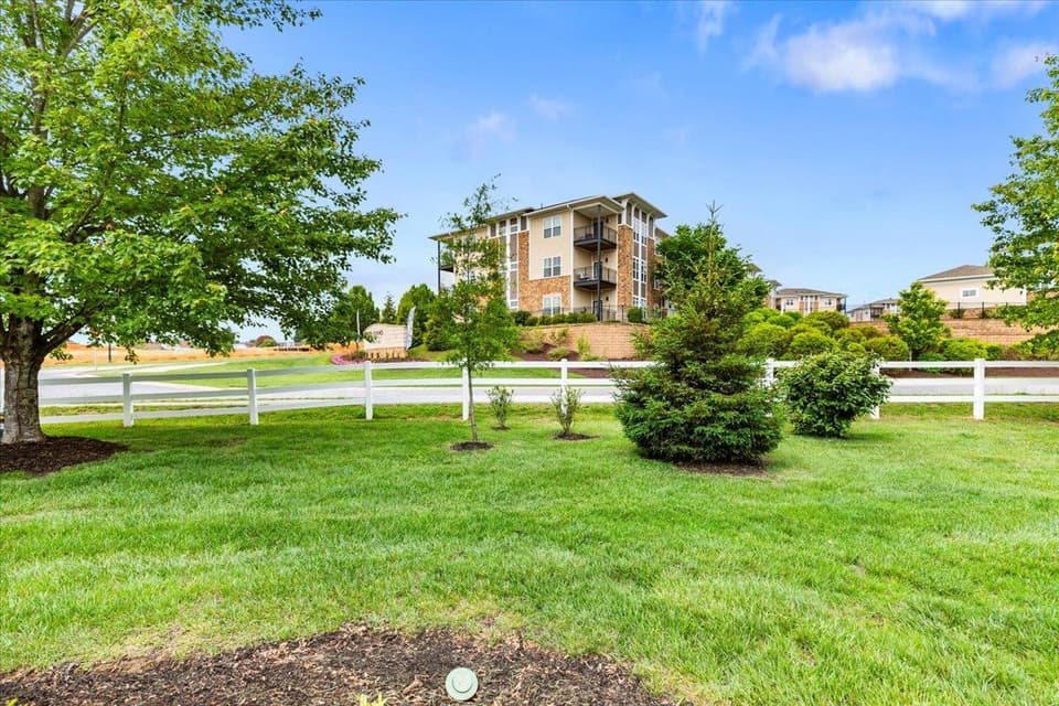 225 Patriot Way Unit 62, photo 8 of 40