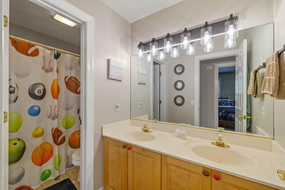 2050 Lubna Drive, photo 25 of 40