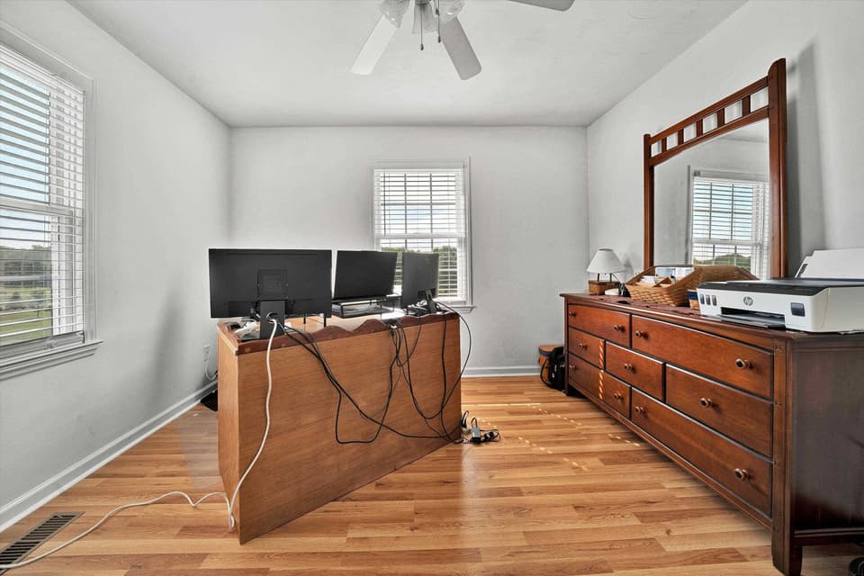 540 Harkrader Street, photo 19 of 35