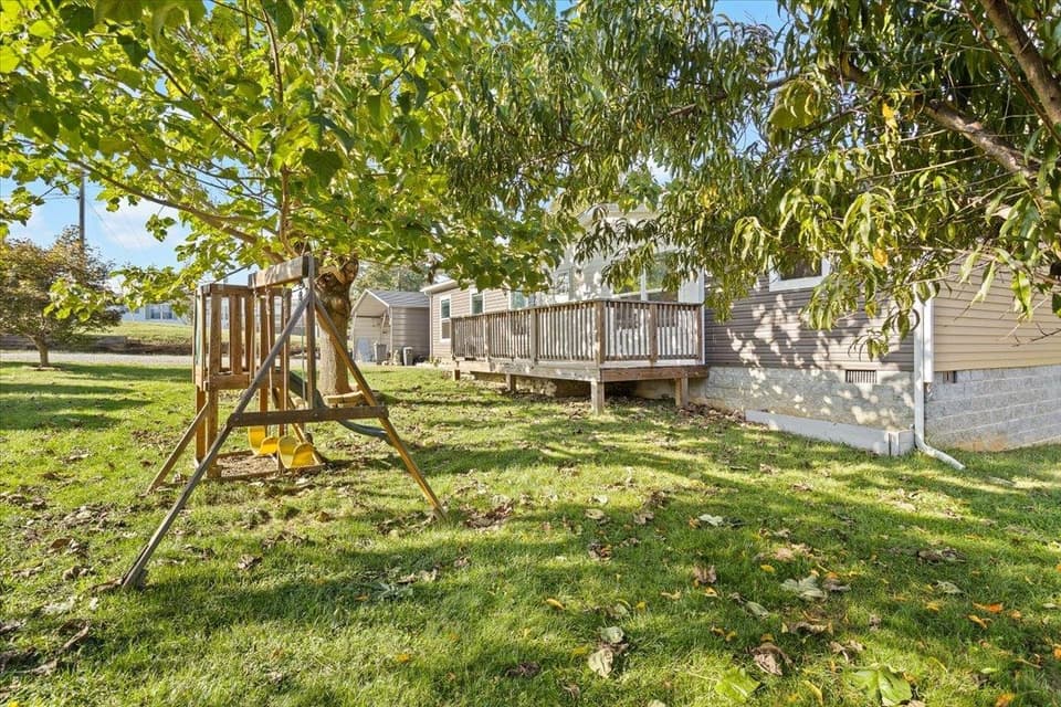 970 Ridgeway Drive, photo 3 of 34