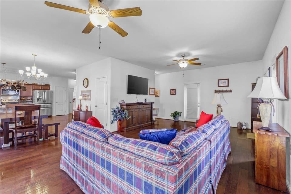 110 Roudabush Drive, photo 8 of 34
