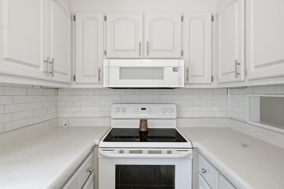 665 Betty Drive, photo 21 of 39