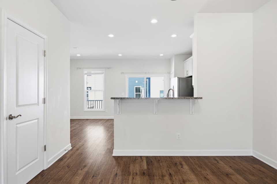 300 Hamilton Avenue NW, photo 17 of 40