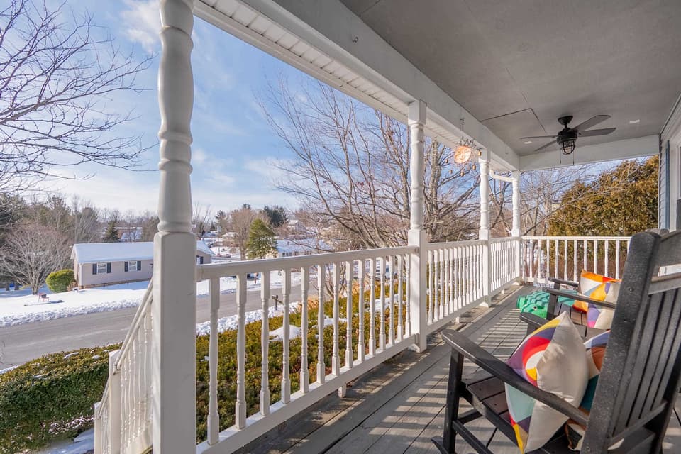 225 Pelham Lane, photo 5 of 40