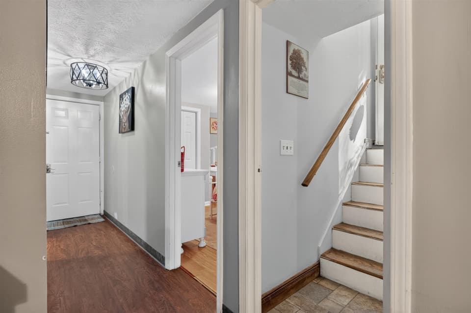 189 Pine Hollow Road, photo 29 of 40