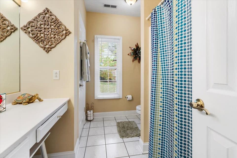 200 Robert Street, photo 23 of 40