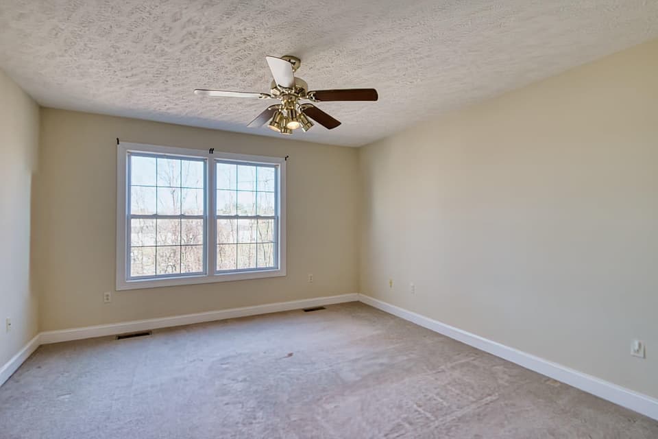 495 Gold Leaf Drive, photo 17 of 40