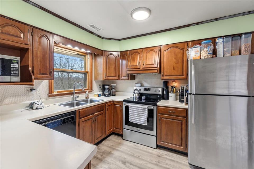 135 Griggs Street, photo 9 of 36