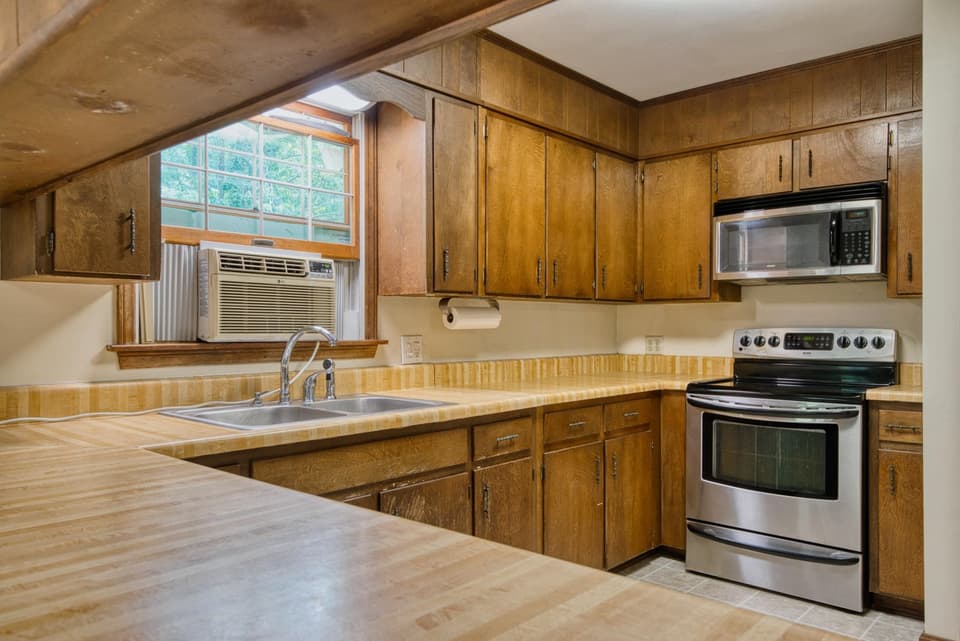 850 Church Street, photo 14 of 40