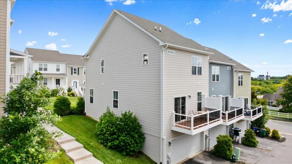 325 John Adams Drive, photo 31 of 40