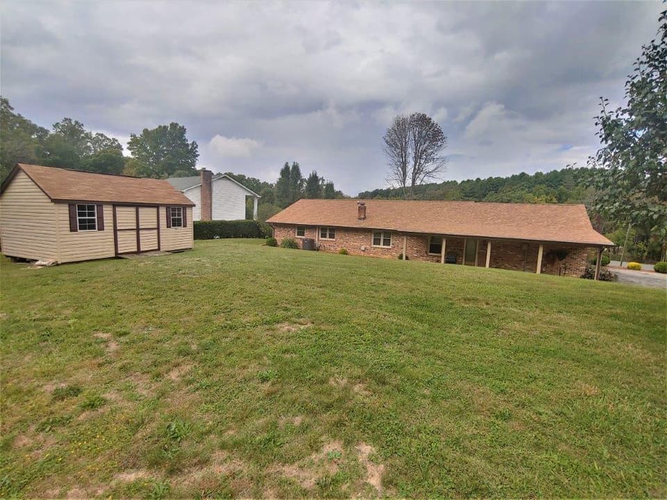 4585 Roanoke St, photo 9 of 40