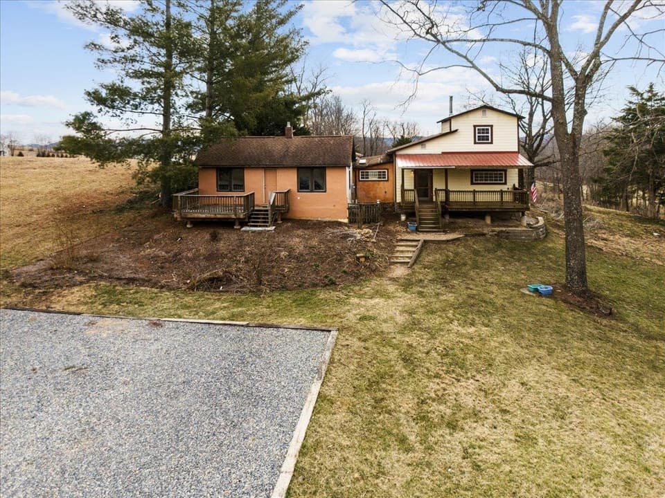 3465 Thrush Road, photo 2 of 40