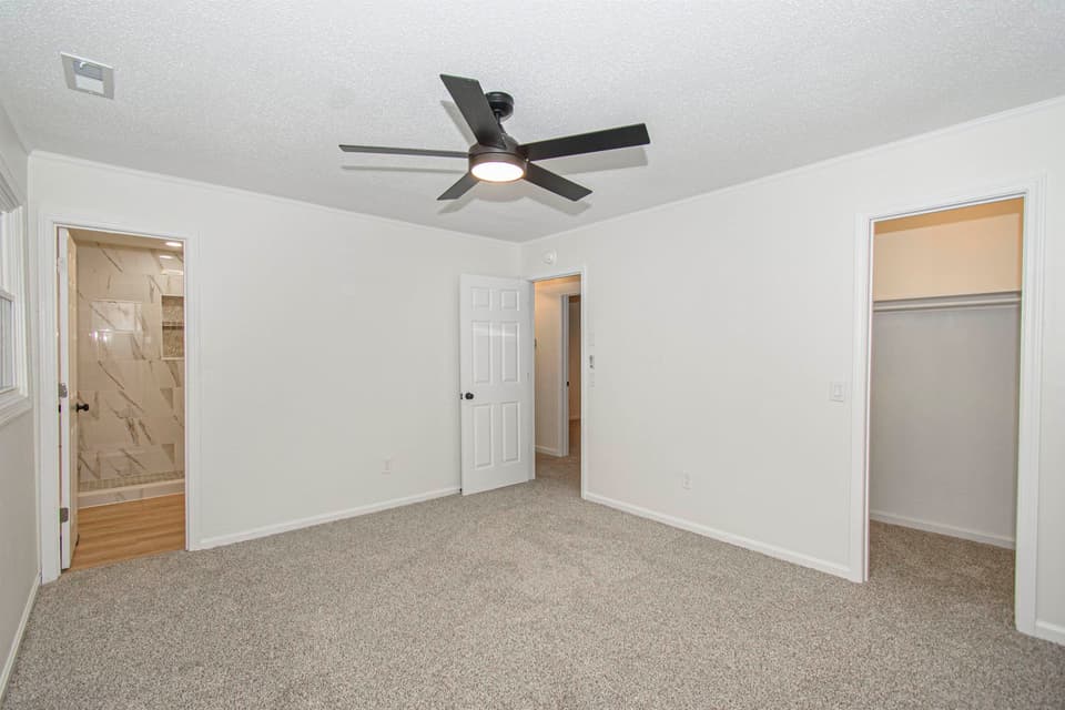 300 Arrowhead Trail, photo 22 of 39