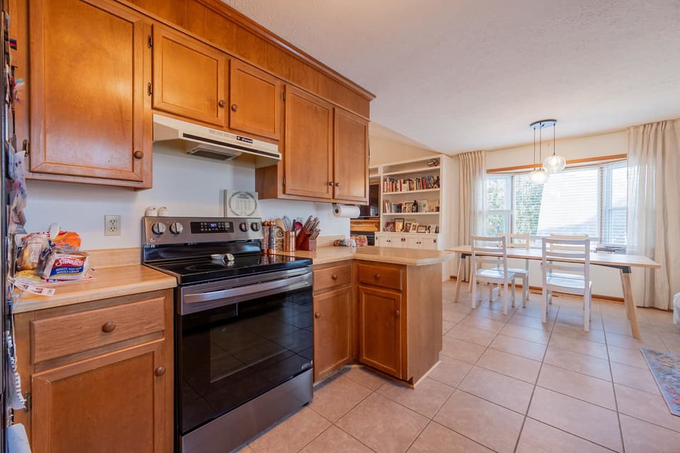 225 Pelham Lane, photo 22 of 40