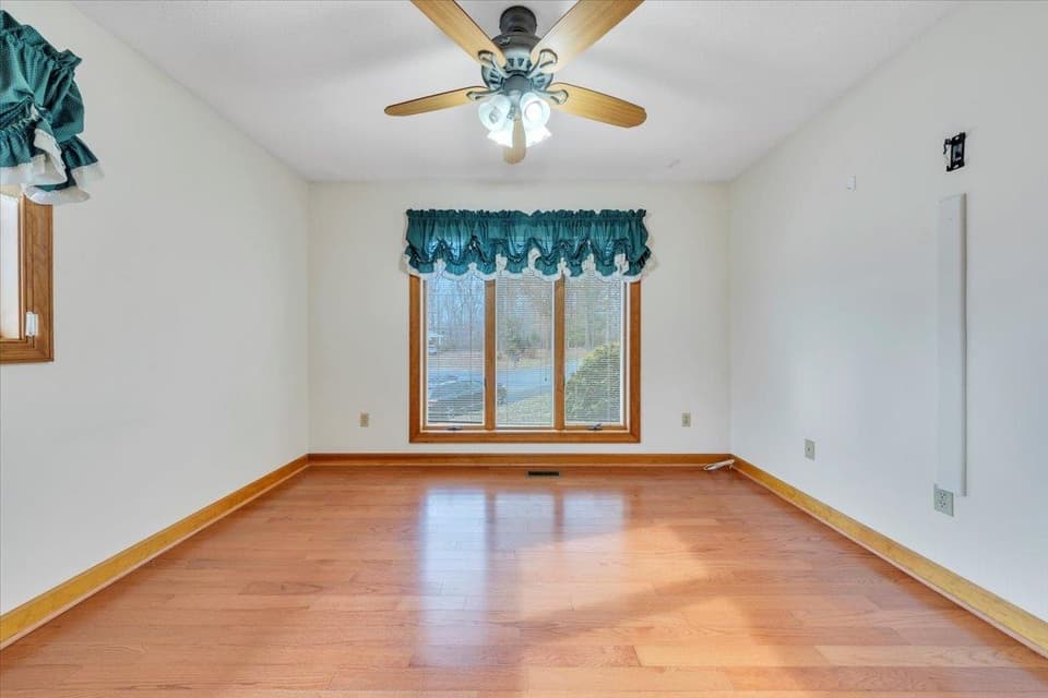 290 Patricia Lane SE, photo 35 of 40