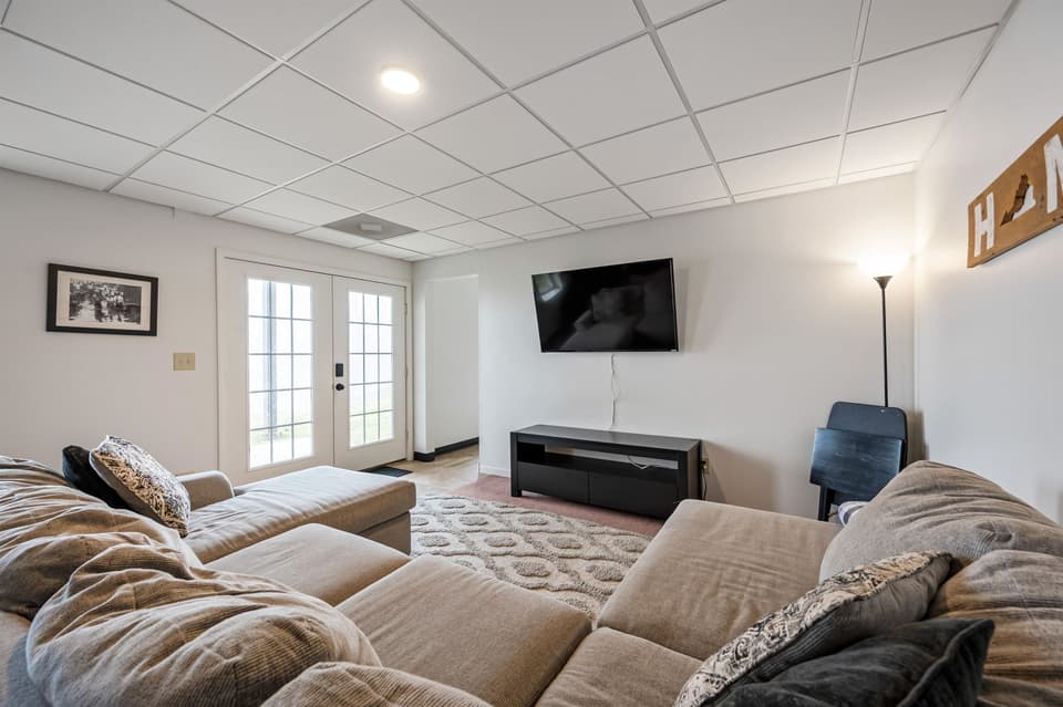 50 Woodridge Drive, photo 36 of 40